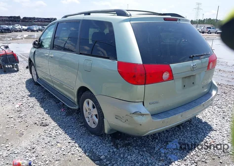 2008 Toyota Sienna Ce/Le z USA, uszkodzony, nr VIN 5TDZK23C48S108973